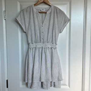 FLAW NWOT Sienna Sky Mini Dress Small Women’s Tiered V-Neck White Black Dots